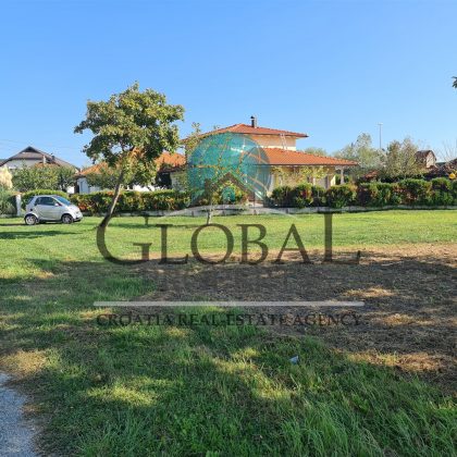 Građevinsko zemljište, Zagreb (Sesvete),1557 m2 - 32 €/m2