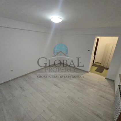 ✨ IZNAJMLJUJE SE: Prostran stan u Dubcu ✨